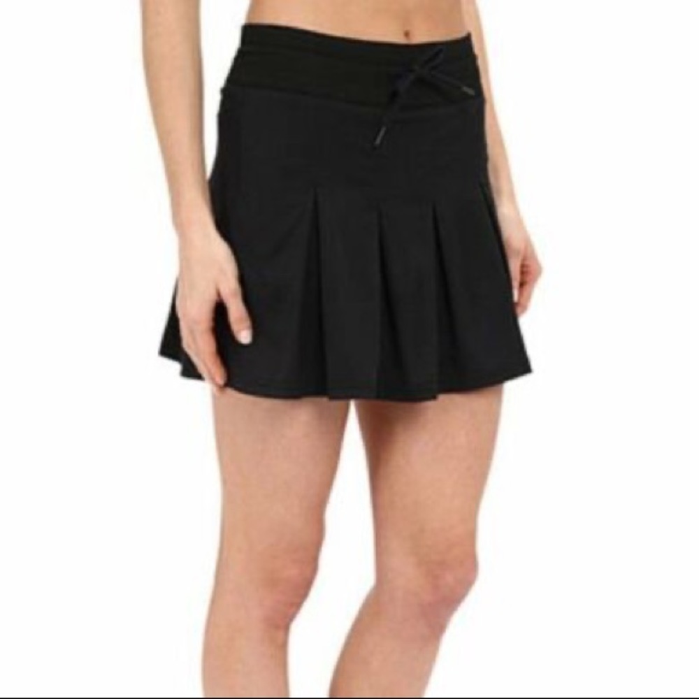 The North Face Women's Aphrodite Pleated Drawstring Skort Black